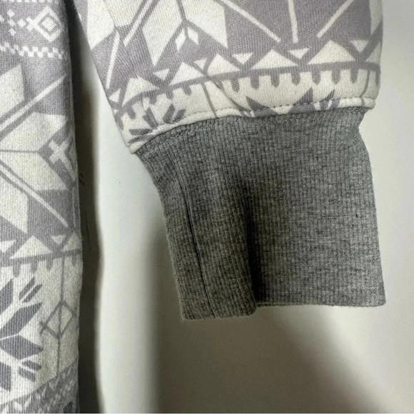 Tipsy Elves Gray Snowflake Hooded Onesie Jumpsuit Size Small - Picture 7 of 12